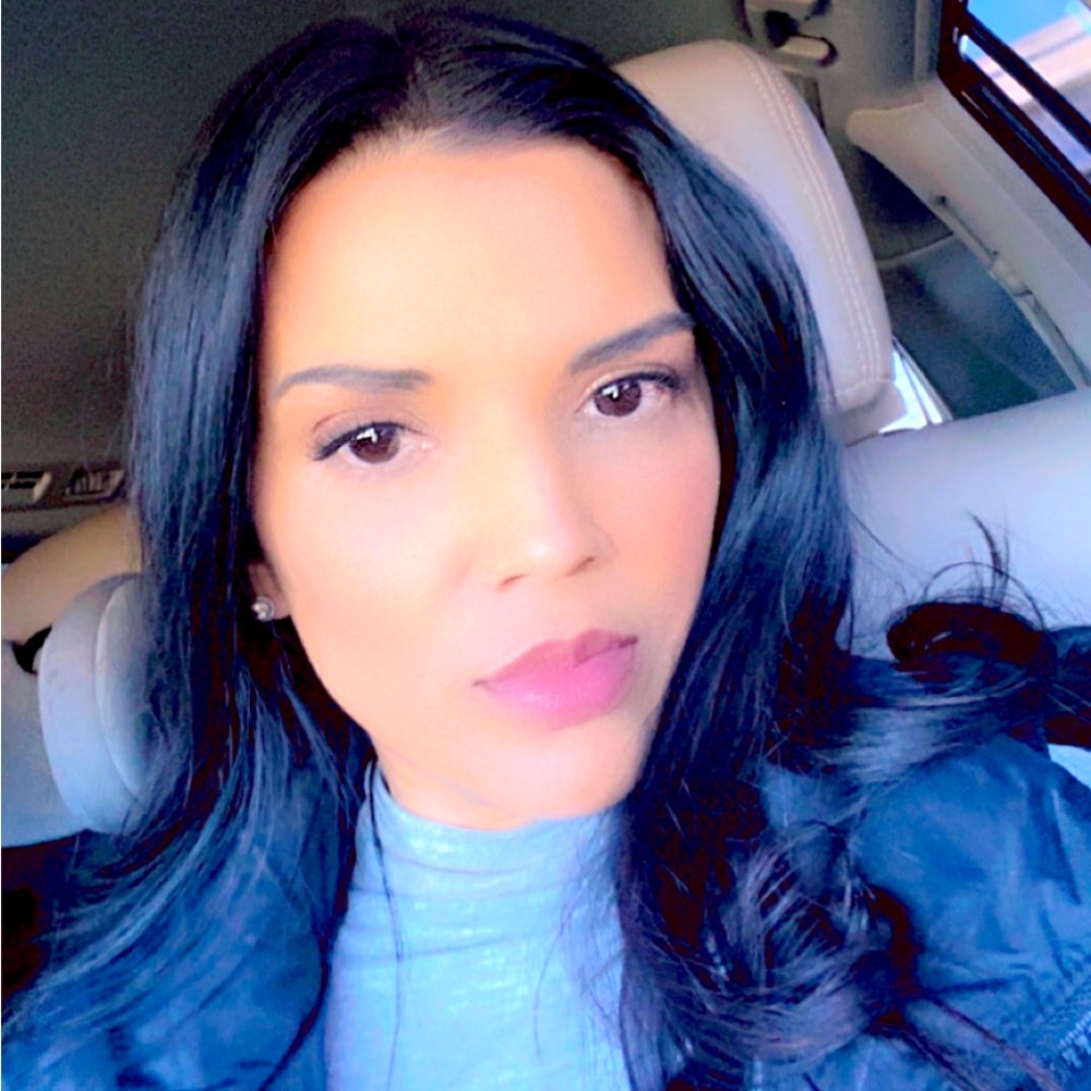 Meet your Posher, Monica